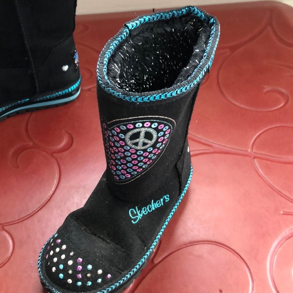 Sketchers fuzzy boots - Picture 3 of 4